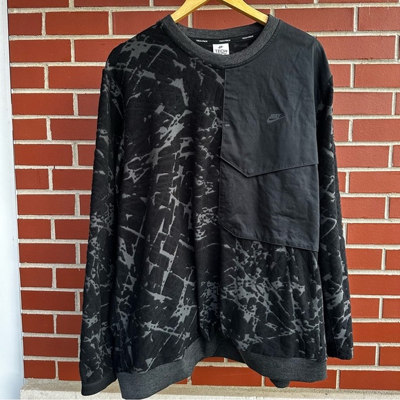 Men’s Nike Tech Pack Black and Gray Graphic Sweatshirt XL - Picture 2 of 7
